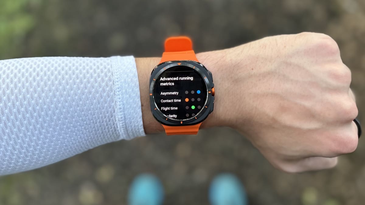 Samsung Galaxy Watch Ultra displaying advanced running metrics