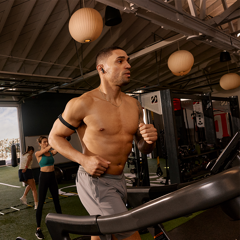 Whoop 5.0 with Core Knit Bicep Band